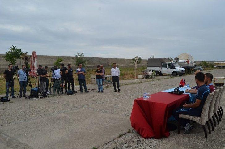 Trabzonspor, Majid Hossein’e Yat Limanında Sözleşme İmzalattı G3