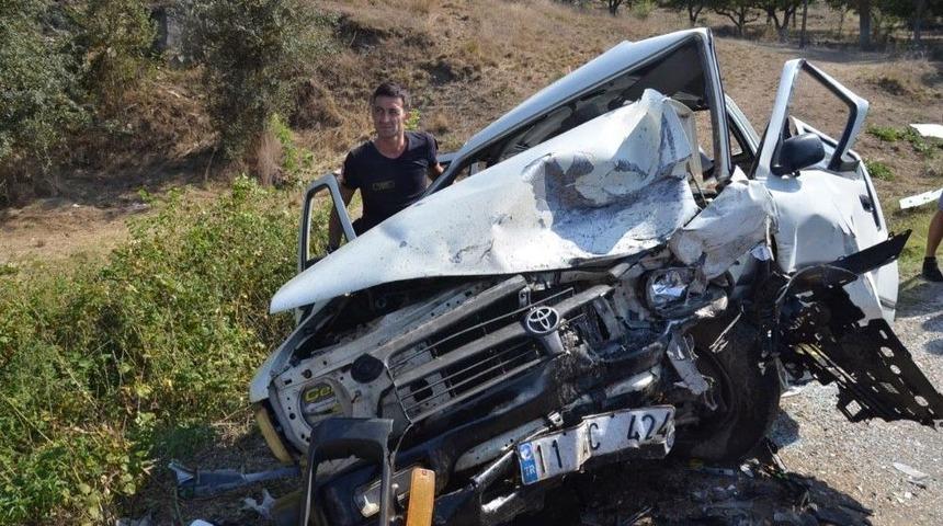 Bilecik’teki Kazada Ağır Yaralanan Sürücü Hayatını Kaybetti