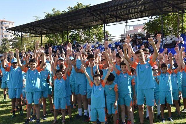 Kocasinan’da Mahalleler Arası Futbol Turnuvası Düzenlendi