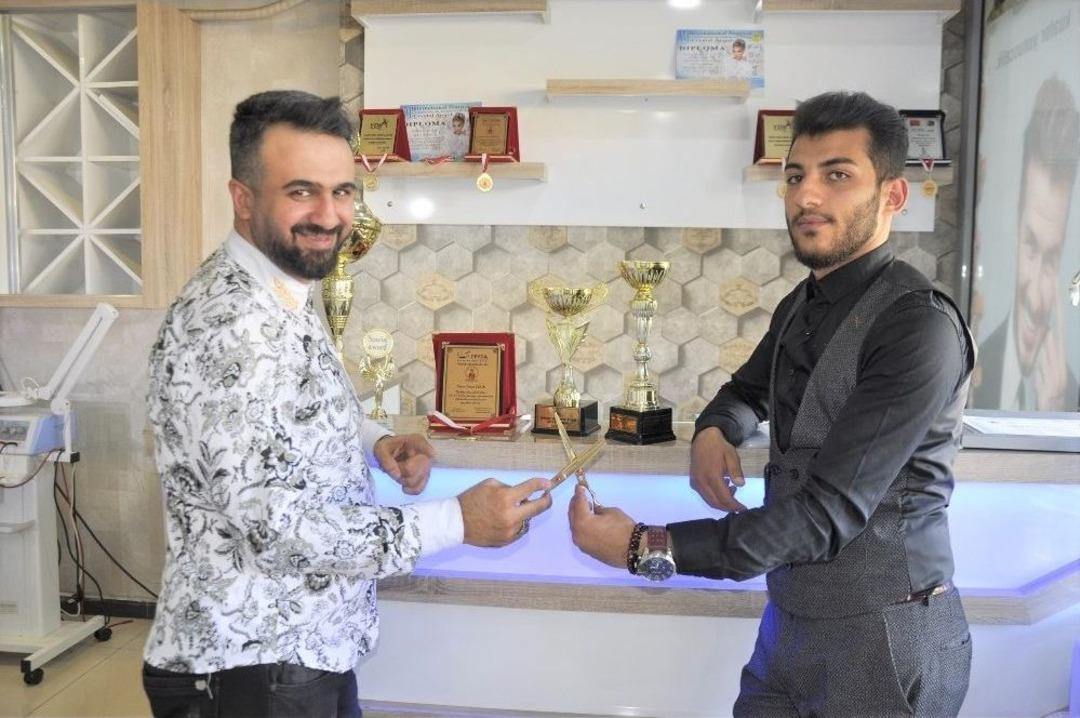 (&ouml;zel) Diyarbakırlı Berberlerin Hedefi D&uuml;nya Şampiyonluğu