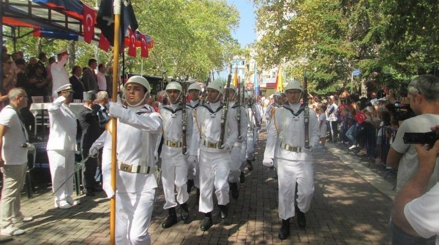 Ak&ccedil;akoca Gemisi Vatandaşların Ziyaretine A&ccedil;ıldı