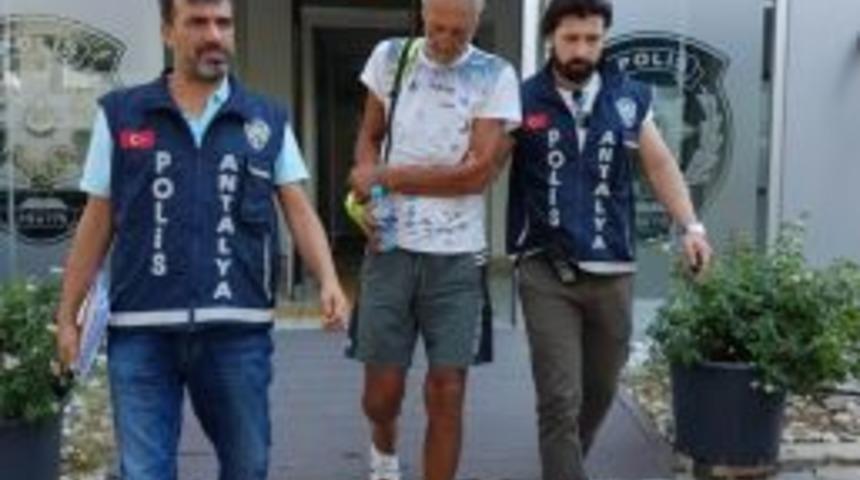 Antalya&rsquo;da Sahil Faresine Su&ccedil;&uuml;st&uuml;