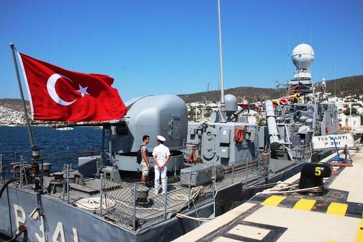 Bodrum’da Savaş Gemisine Akın Ettiler G1