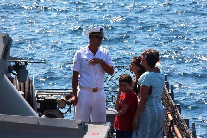 Bodrum’da Savaş Gemisine Akın Ettiler G2