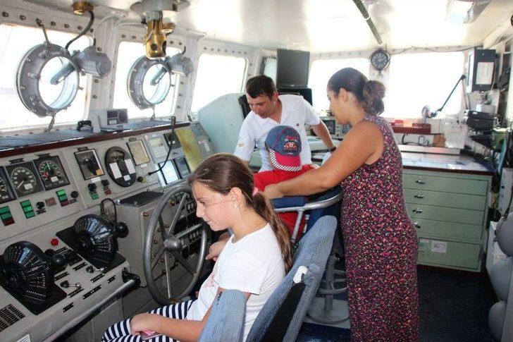 Bodrum’da Savaş Gemisine Akın Ettiler G3