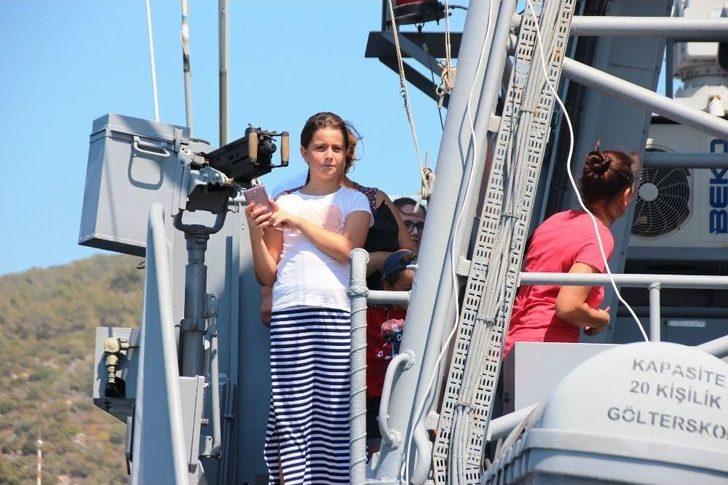 Bodrum’da Savaş Gemisine Akın Ettiler G5