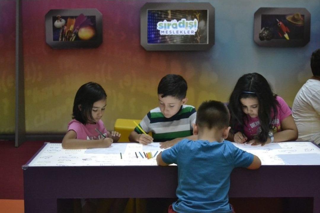 Geleceğin Meslekleri &Ccedil;ocuklarla Buluştu