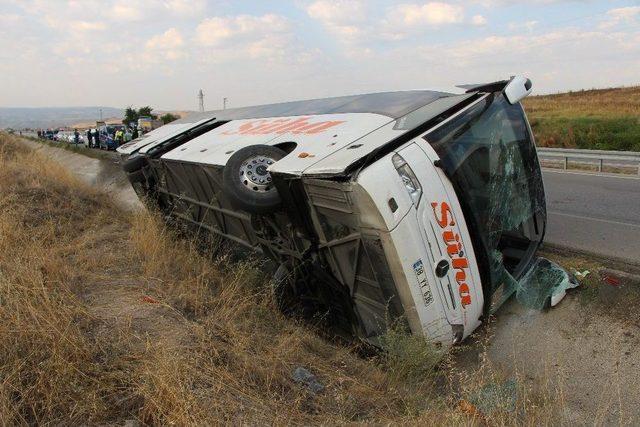 Amasya’da Yolcu Otobüsü Devrildi: 1 Ölü, 12 Yaralı