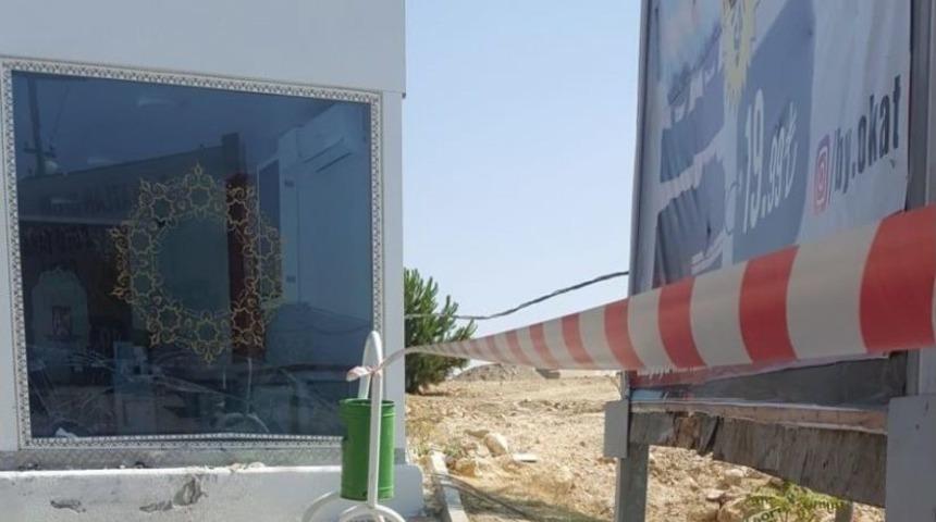 Kontrolden Çıkan Otomobil Akıllı Durağa Çarptı