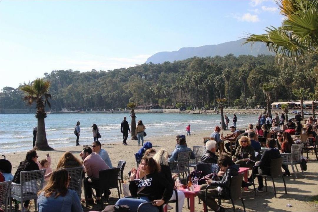 Muğlalılar Sahile Akın Etti