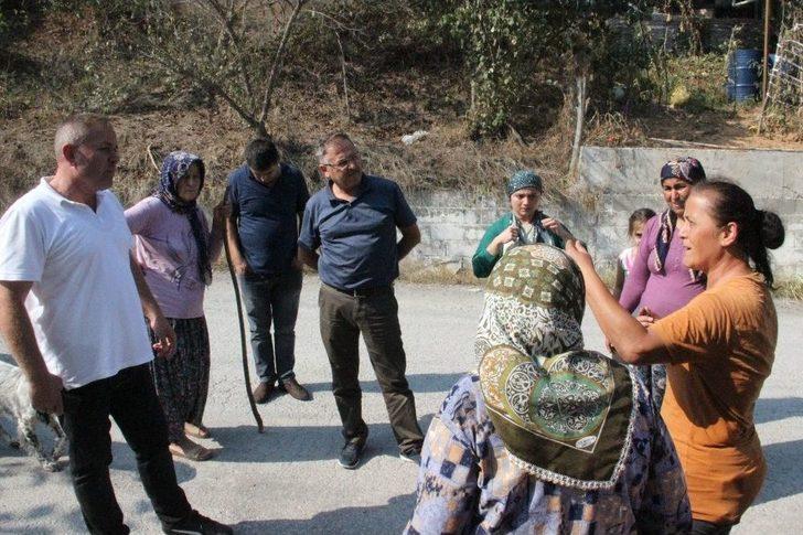 Kamyonlardan Şikayet Eden Mahalleli Yolu Kapatıp Eylem Yaptı G3