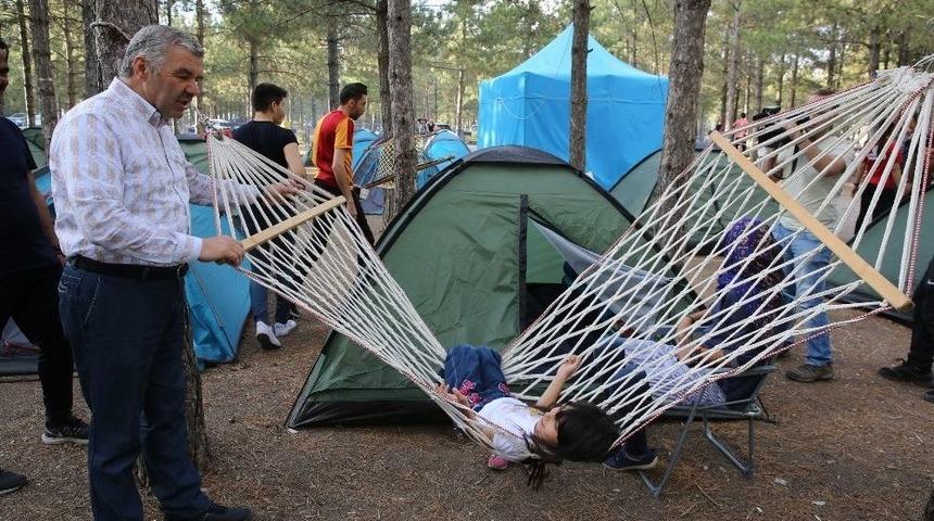 Başkan &Ccedil;elik, Sarımsaklı&rsquo;da Kamp Yapan Aileleri Ziyaret Etti