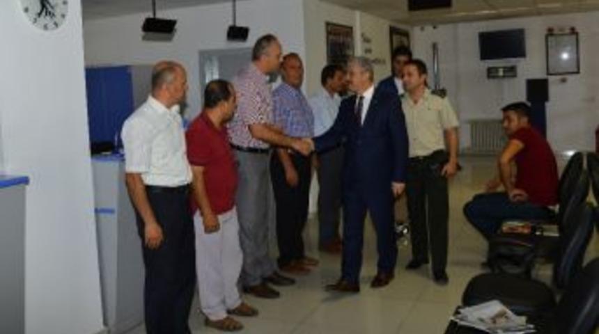 Vali Akın Askerlik Şubesini Ziyaret Etti