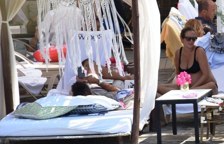 Juventus’un Başkanı Andrea Agnelli Ve Türk Eşi Akalın Bodrum’un Tadını Çıkarıyor G1