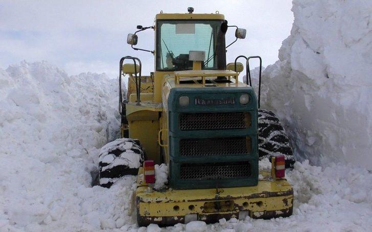 Kar Temizleme Araçları, Tipi Ve Fırtınada Kara Saplandı G2