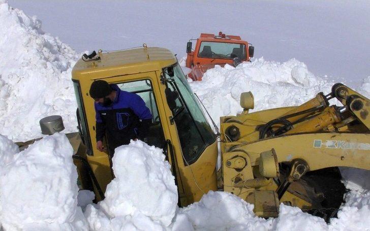 Kar Temizleme Araçları, Tipi Ve Fırtınada Kara Saplandı G5