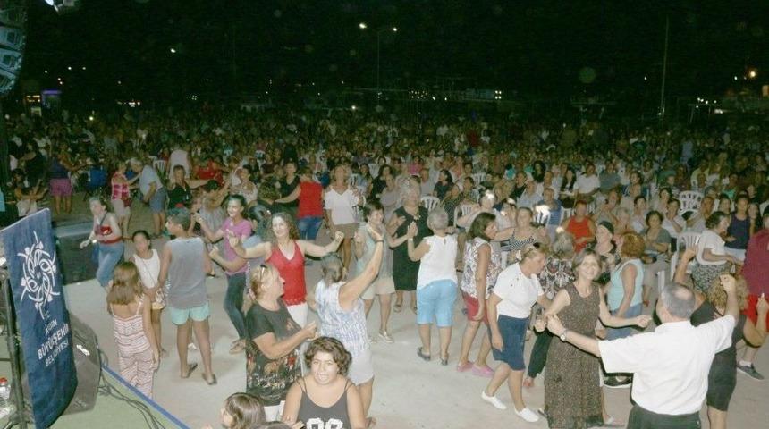 B&uuml;y&uuml;kşehir Belediyesi&rsquo;nden Didim&rsquo;de Halk Konseri