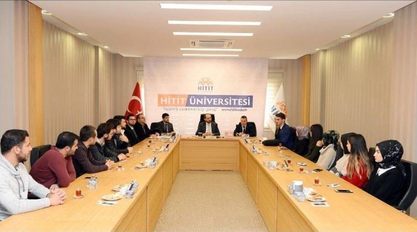 Rekt&ouml;r Alkan, Girişimci Liderler Kulub&uuml; &Ouml;ğrencileriyle Bir Araya Geldi