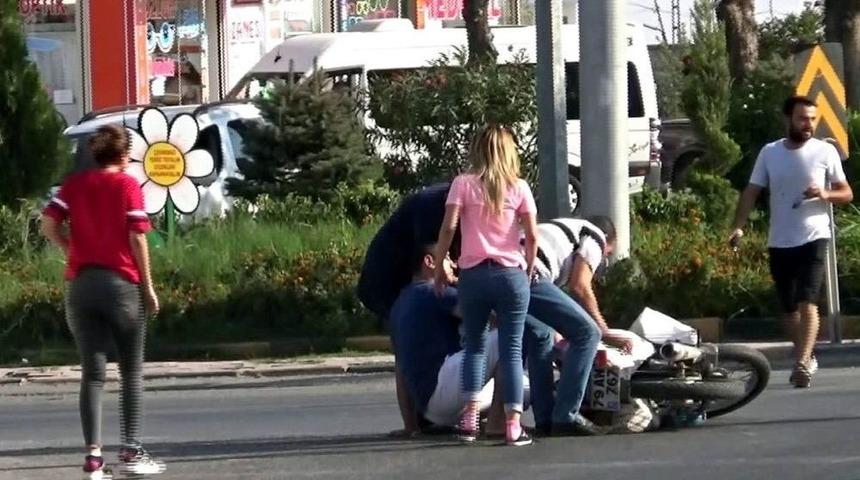 Kazazedeler Hi&ccedil;bir Şey Olmamış Gibi Olay Yerinden Ayrıldı