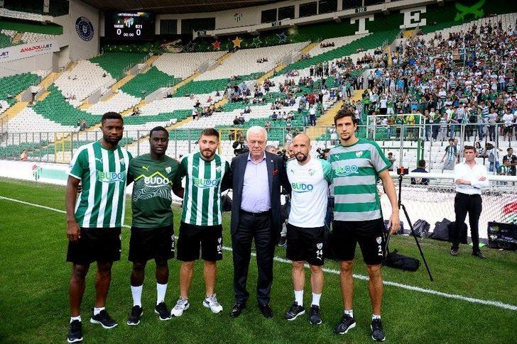 Bursaspor’un İmza Töreninde Skandal G1