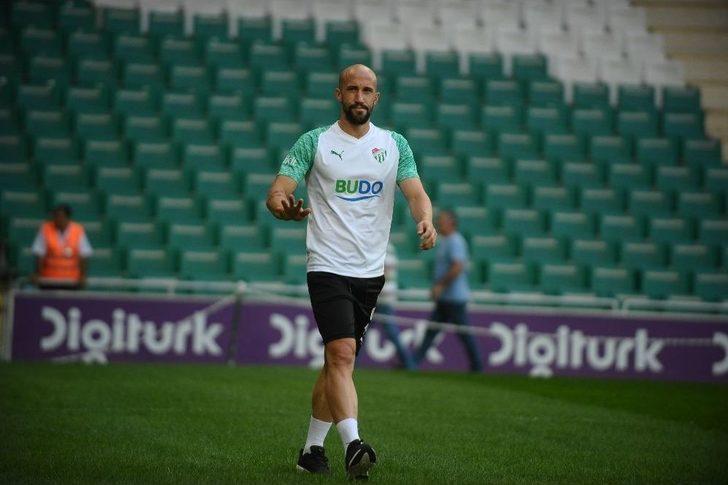 Bursaspor’un İmza Töreninde Skandal G3