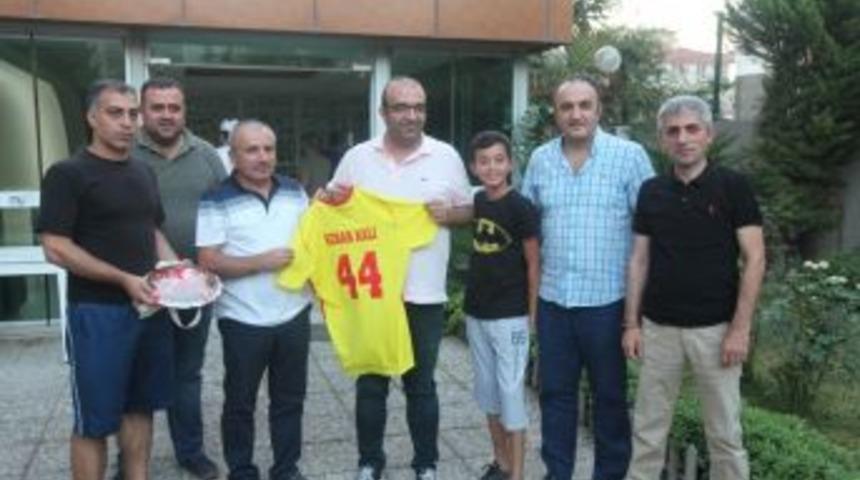 Tsyd&rsquo;den İşadamı Kalı&rsquo;ya Forma