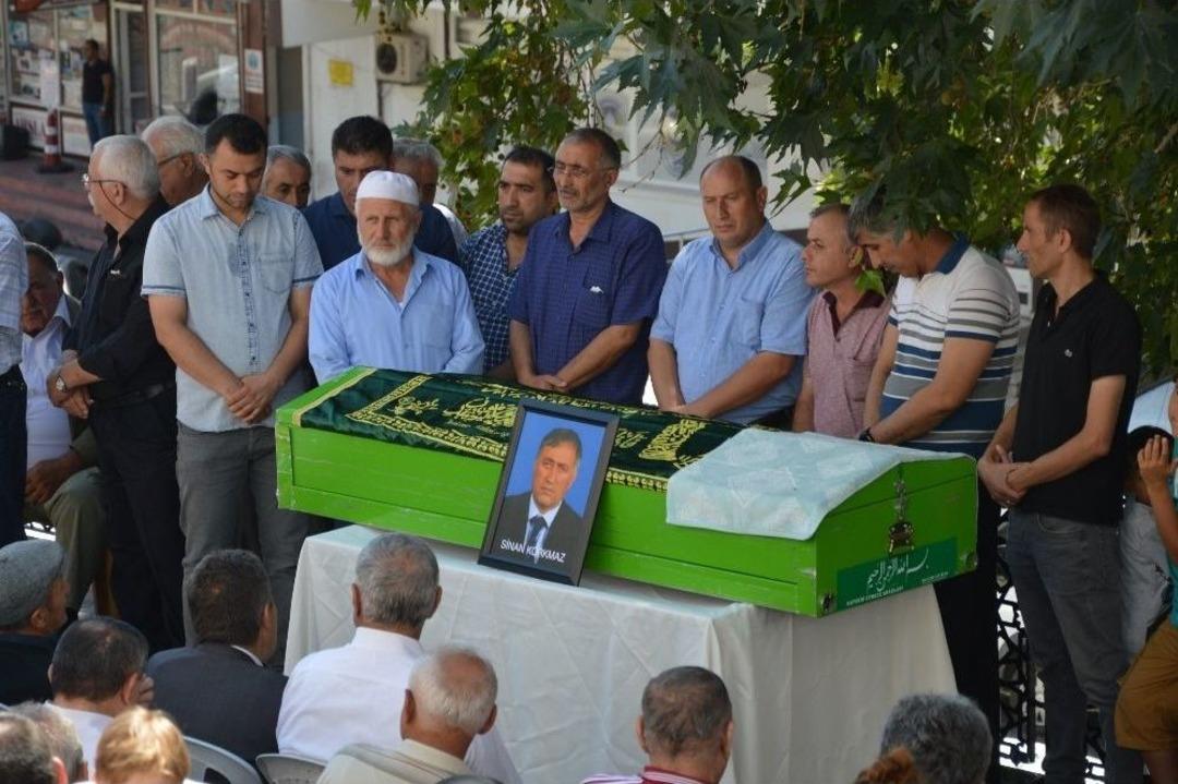 Kalp Krizi Ge&ccedil;iren Belediye Meclis &Uuml;yesi, T&ouml;renle Son Yolculuğuna Uğurlandı