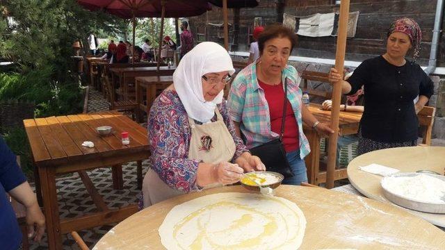 Altınköy’de Gönüller Bir