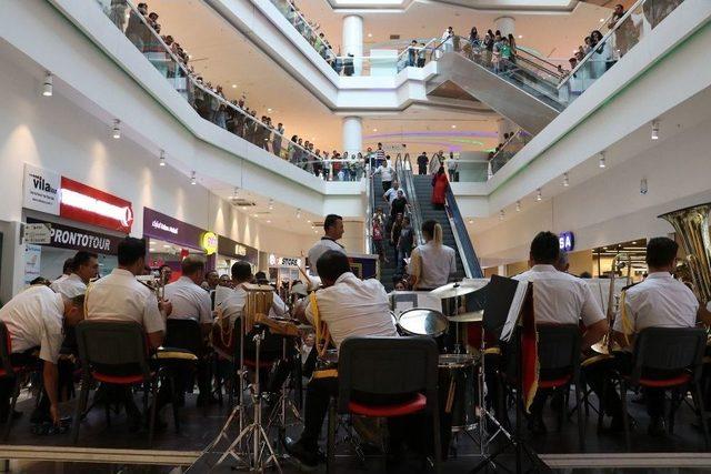 Van Avm&rsquo;de Askeri Bando Konseri 1