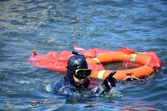 Aliağa’da Temiz Mavi Deniz Şenliği