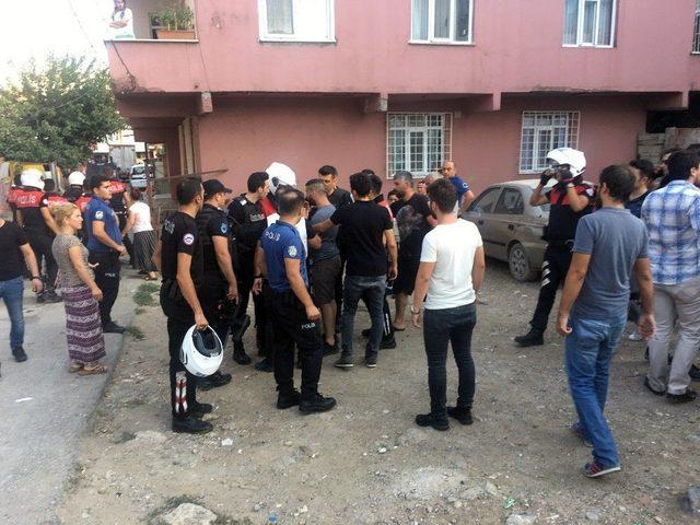 Ataşehir’de Cezaevi Firarisini Yakalamak İsteyen Polise Taşlı Saldırı