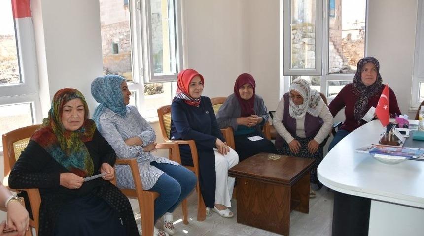 Fatma &Ccedil;olakbayrakdar, Elmalı Ve Bayramhacı Mahalleleri&rsquo;ni Ziyaret Etti