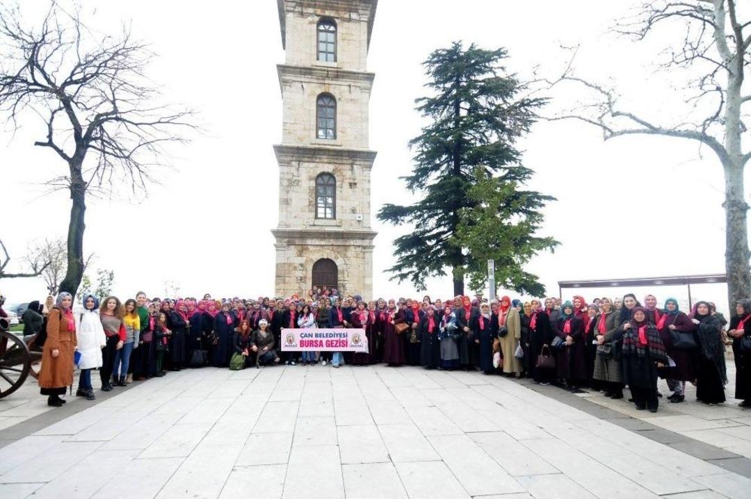 Başkan Kuzu&rsquo;dan Binlerce &Ccedil;anlı Kadına &Uuml;cretsiz Bursa Gezisi