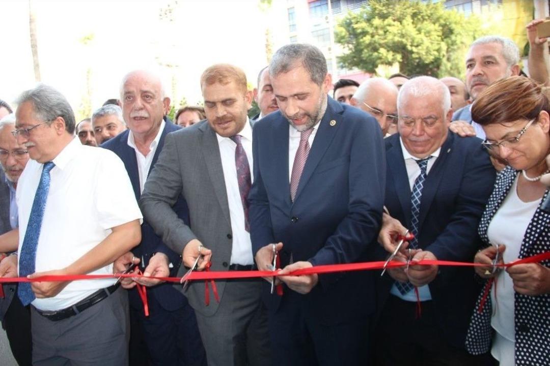 Ak Parti&rsquo;li &Ouml;zel İskenderun&rsquo;da İletişim Ofisinin A&ccedil;ılışını Yaptı