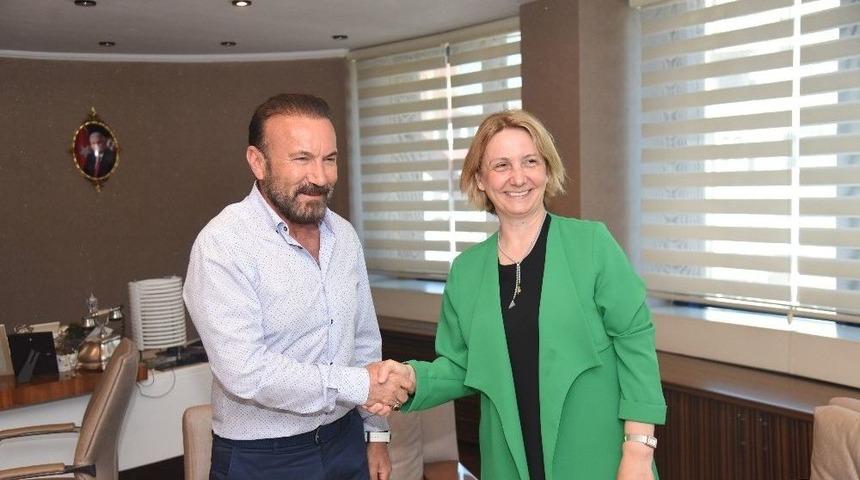 Milletvekili Emine Zeybek’ten Başkan Doğan’a Nezaket Ziyareti