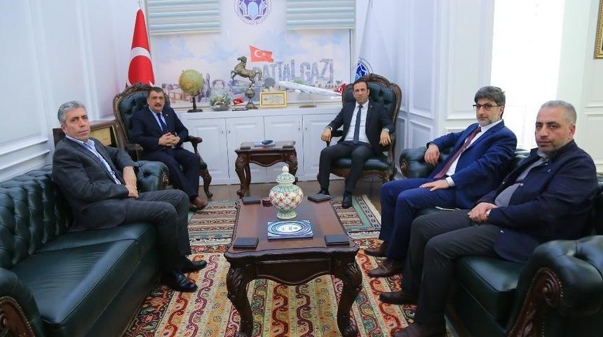 Adil Gevrek&rsquo;ten G&uuml;rkan&rsquo;a Ziyaret