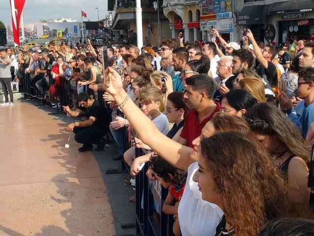 Taksim Meydanı’nda 30 Ağustos Zafer Bayramı Gösterisi