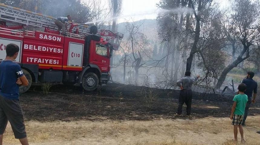 Meyve Bah&ccedil;esinde &Ccedil;ıkan Yangın Zarara Neden Oldu