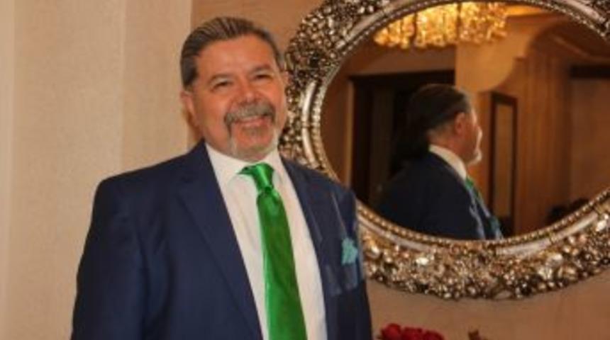 Dar Giysiler Hasta Ediyor