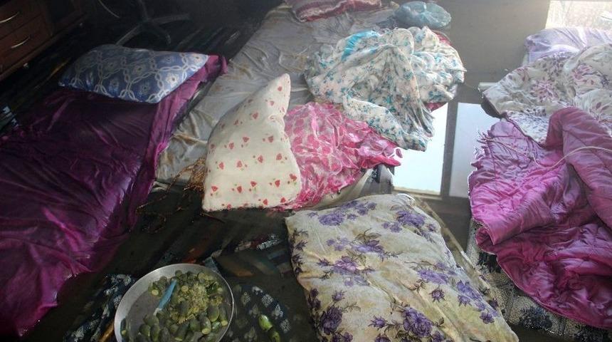 Çıkan Yangında Ev Küle Döndü