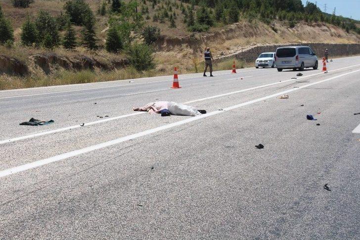 Otomobil İle Motosiklet Çarpıştı: 1 Ölü, 8 Yaralı G1