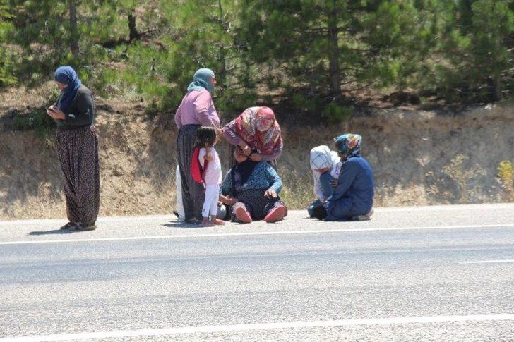 Otomobil İle Motosiklet Çarpıştı: 1 Ölü, 8 Yaralı G5