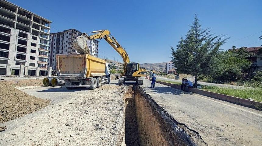 5 Mahallede Yağmur Hattı &Ccedil;alışması Yapıldı