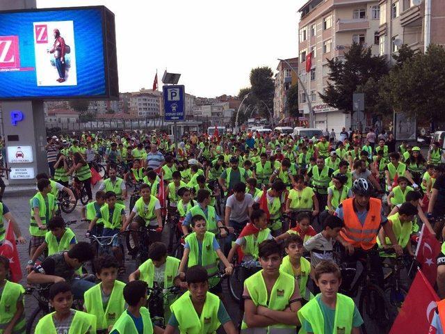 Yüzlerce Bisikletli 30 Ağustos Zafer Bayramı’nı Pedal Çevirerek Kutladı