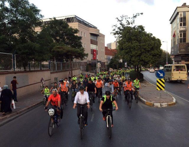 Yüzlerce Bisikletli 30 Ağustos Zafer Bayramı’nı Pedal Çevirerek Kutladı