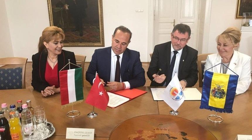 Adana Ve Debrecen Kardeş Şehir Oldu