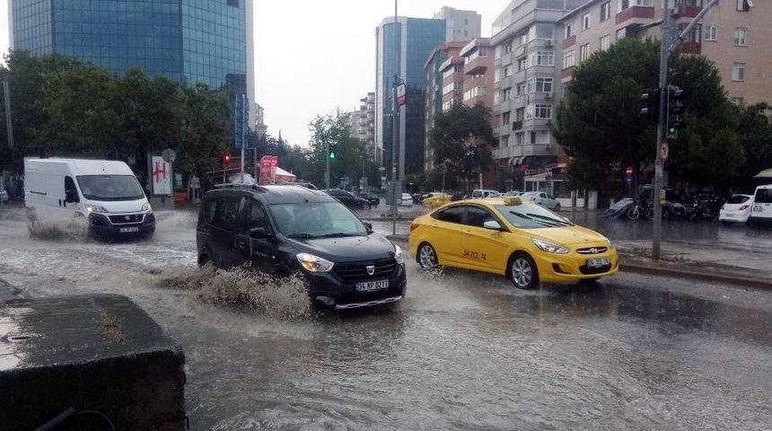 Yağmur Anadolu Yakası&rsquo;nda Etkili Oldu
