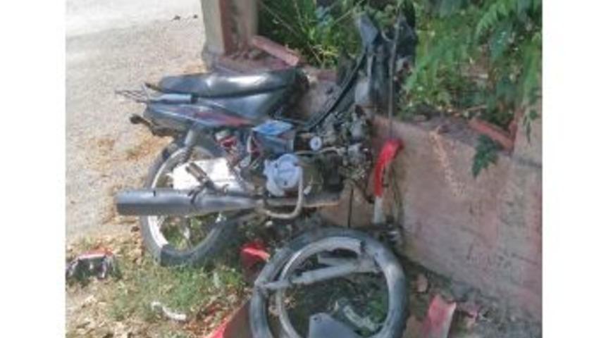 &Ccedil;aldığı Motosikletle Kaza Yapan Hırsız Yaralandı