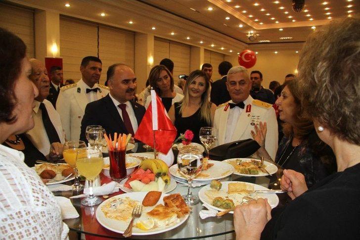 Isparta’da 30 Ağustos Zafer Bayramı Resepsiyonu G1