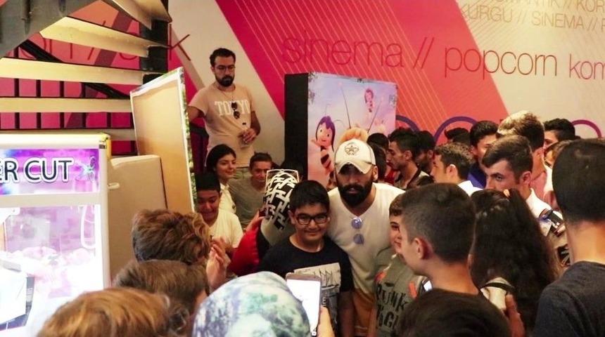 "facia &Uuml;&ccedil;l&uuml;" Oyuncuları Kahramanmaraş&rsquo;ta